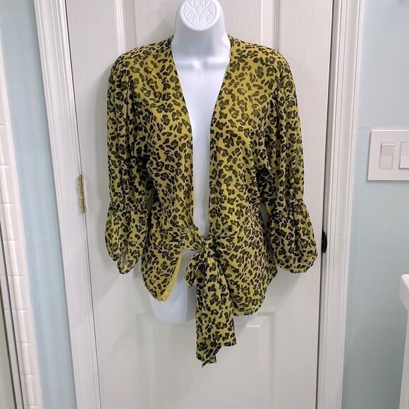 Sweet Pea by Stacy Frati Tops - Sweet Pea New York & Company by Stacy Frati Animal Print Blouse